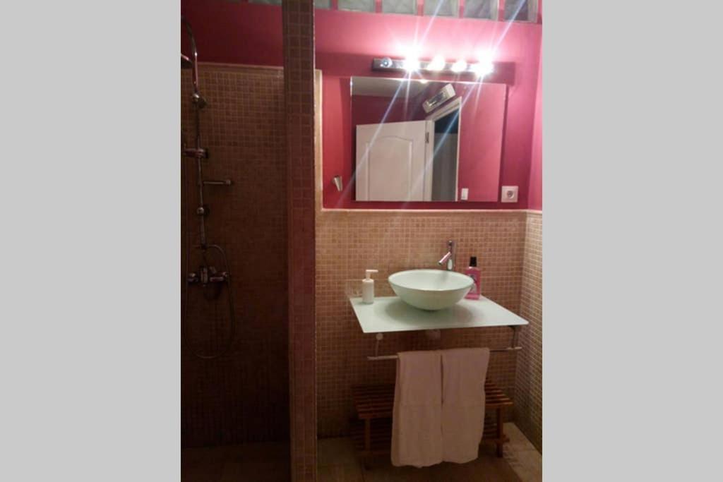Sevilla ,Piso Completo En Buena Zona,Wifi Y Aparcamiento Kültér fotó