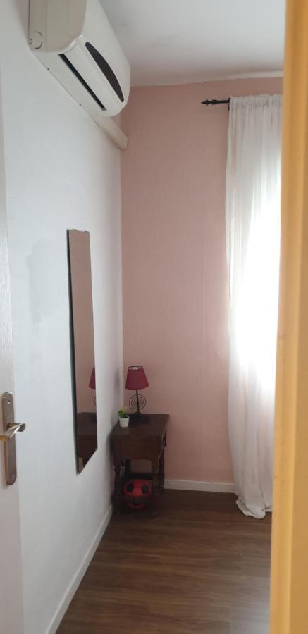 Sevilla ,Piso Completo En Buena Zona,Wifi Y Aparcamiento Kültér fotó
